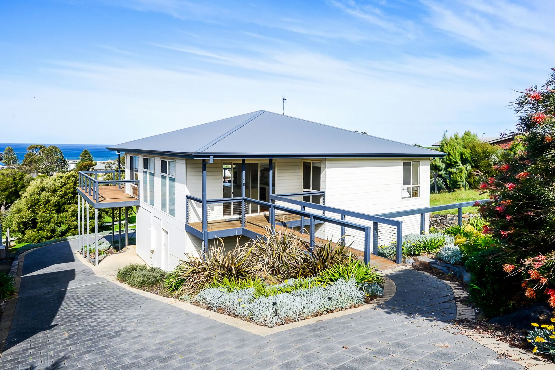 Stunning Two Storey Holiday Home with Amazing Views Ray White Goolwa/Victor Harbor